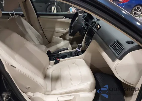 2014 Volkswagen Passat 2.5L Wolfsburg Edition из США, поврежденный, VIN 1VWAP7A32EC019119